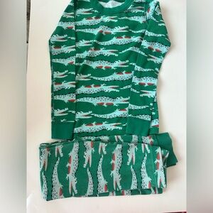 Hanna andersson Green Alligator Print Pajamas size 120